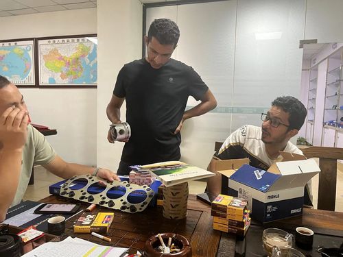 آخرین اخبار شرکت در مورد نوآوری و قابلیت اطمینان: چگونه شرکت صنعتی هومن گوانگدونگ، لمیتد استاندارد قطعات خودرو را تعیین می کند